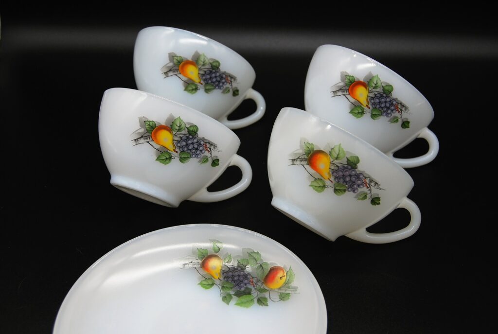 Vintage Set Kop En Schotels Arcopal Fruits De France What S New Today