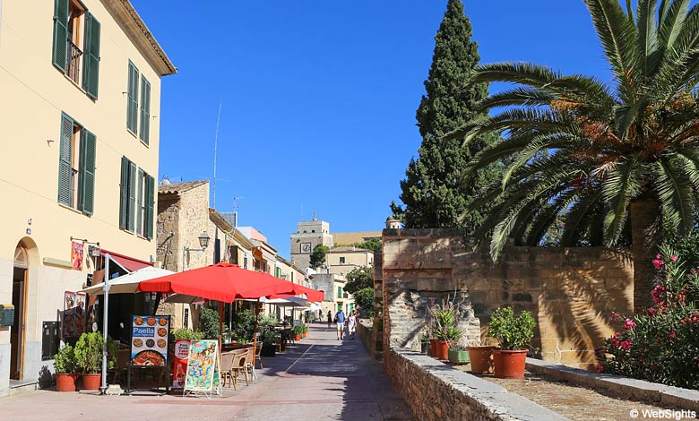 Alcudia gamle by restaurant