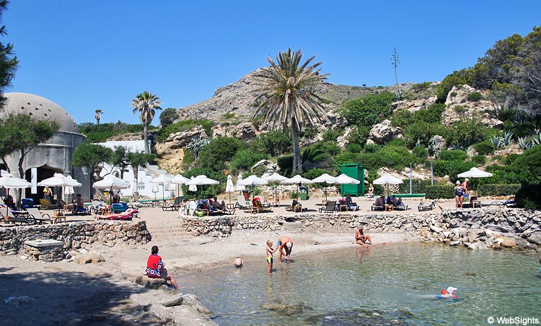 In Kalithea Springs gibt es einen schönen kleinen Strand