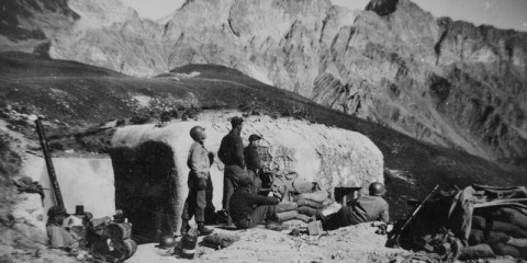  Glider Riders du 550th IAB en position au bloc B6 de l'avant-poste du col des Fourches. 