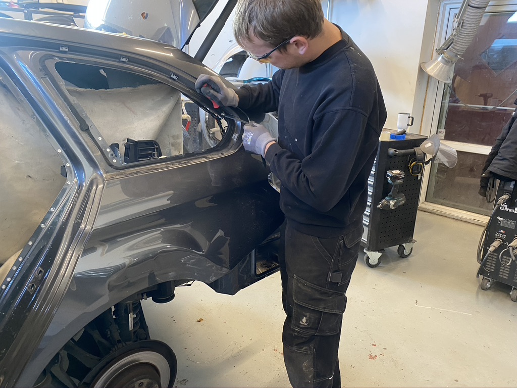 084865F8-4E5F-4A82-BE46-43B242AA28D9_1_105_c