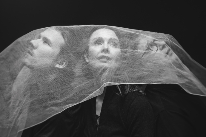 Ensemble Gamut_1_horizontal_B&W_Anna-Maria Viksten