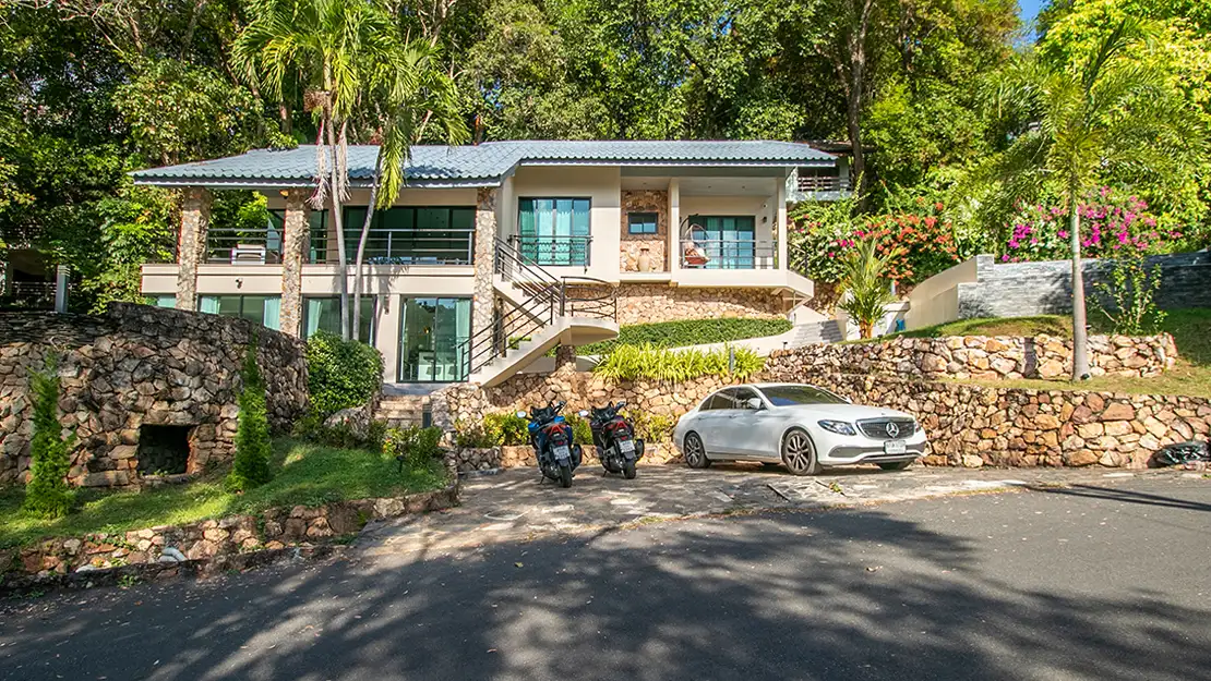 For Sale: New Luxury Hillside Villa with Stunning Nature Views