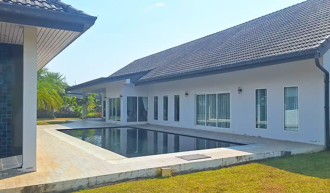 Selling - A Quality Pool House with Large Garden - Mae Phim Beach