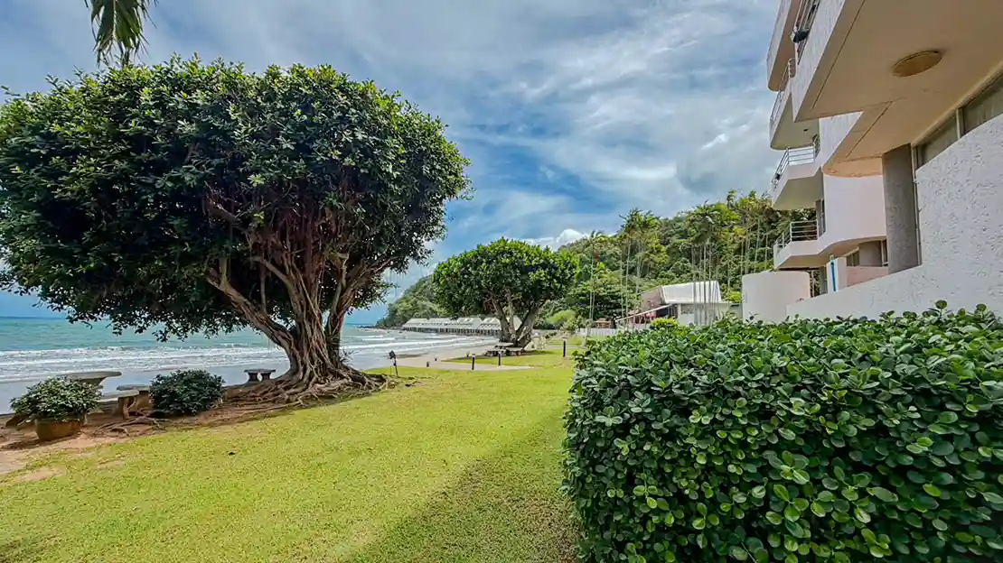 For Sale: Kaps Condo, Beachfront Living at National Park