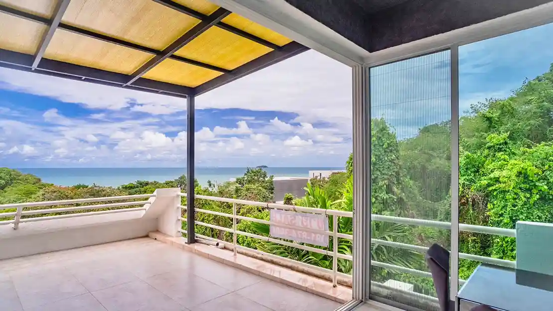For Sale: Condo with amazing sea view