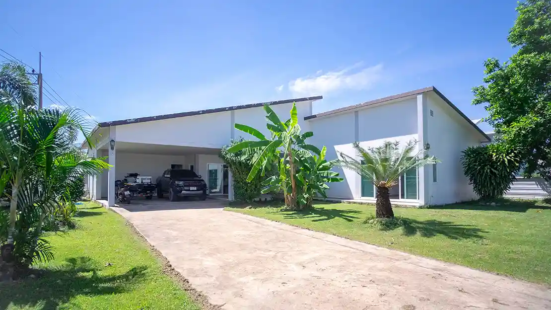 For Sale: Spacious Family Home @ Banthong Residence