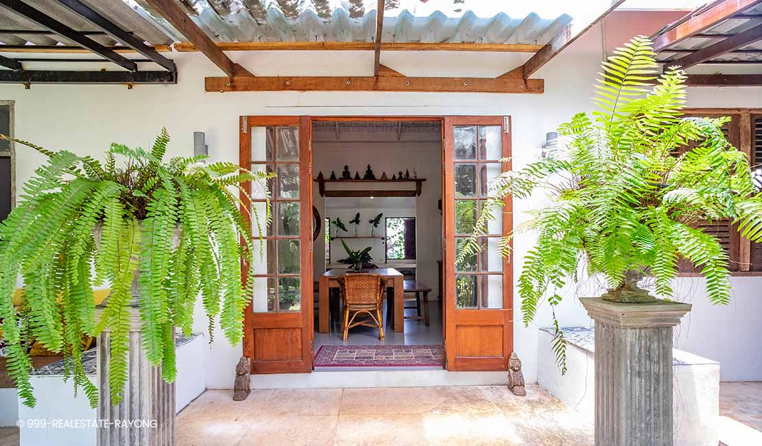 For Sale: Rustic Thai contemporary pool villa, by 999 Real Estage Rayong