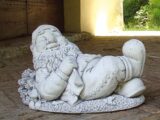 Havefigur Nisse -marmor liggende  stor