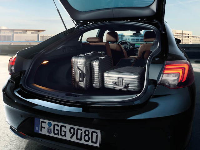opel_insignia_grandsport_storage_4x3_ins205_i01_418_white