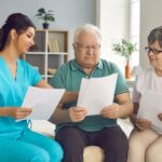 Nurse explain hospice home care services to the patients