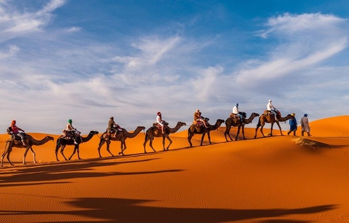 Merzouga-caravana-camellos