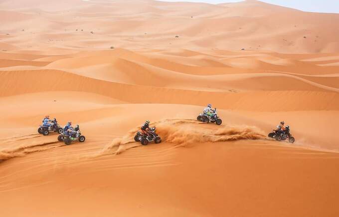 dune bashing 4x4