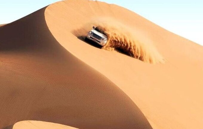 dune bashing 4x4