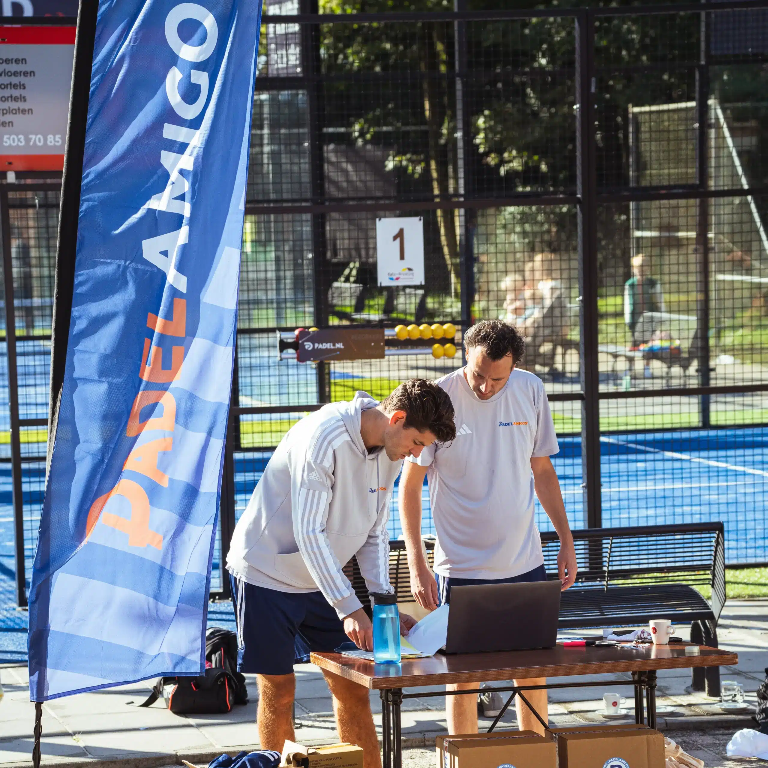 social content padel amigos