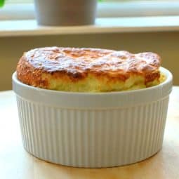 Kartoffelsoufflé bagt i airfryer lækker garniture