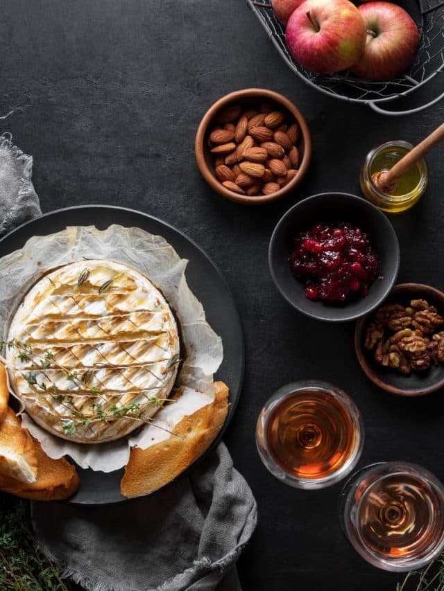 Bagt brie i airfryer med brød honning og nødder