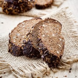 mini rugbrød bagt i airfryer med solsikke kerner