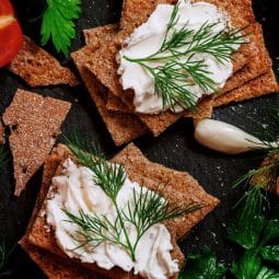 rugbrøds chips bagt i airfryer