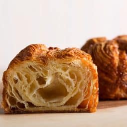 Kouign Amann i Airfryer af Færdiglavet croissantdej som giver Fransk wienerbrød