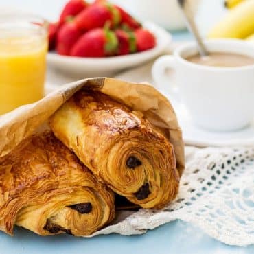 Pain au Chocolat i airfryer lavet af butterdej med chokolade