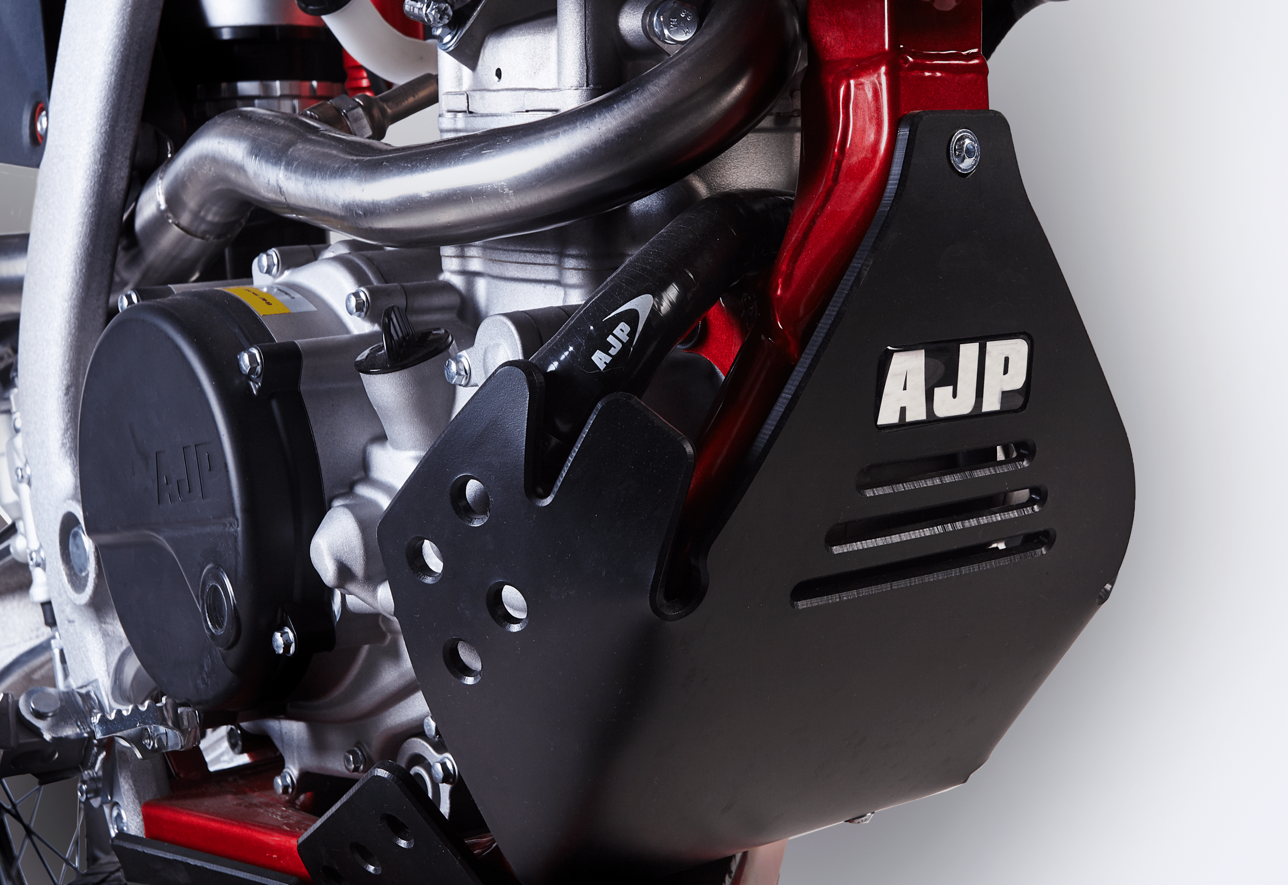 AJP SPR 250 Enduro Engine Carter
