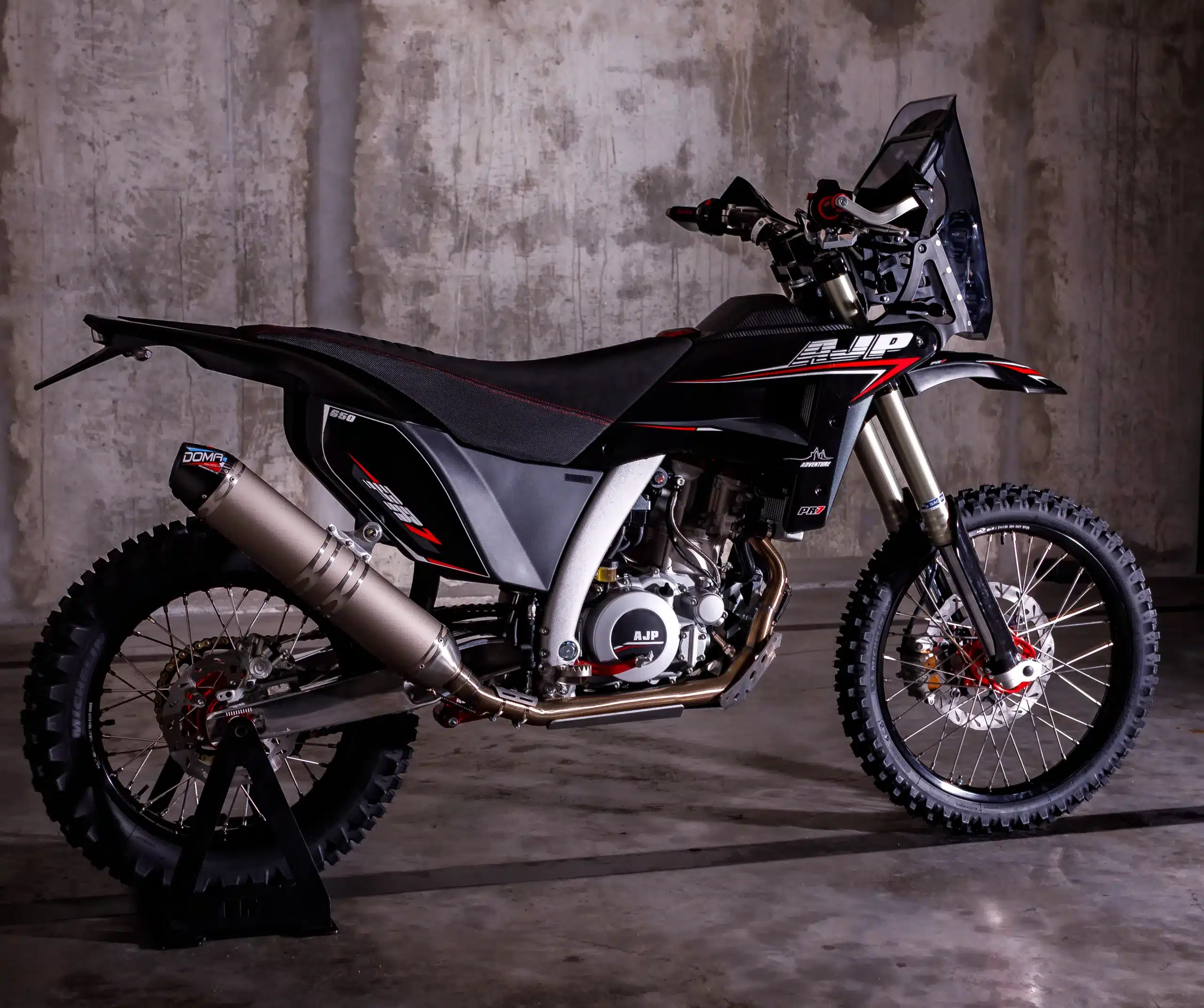 AJP PR7 BLACK