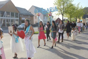 Fra en Flores de Mayo-feiring i Ulsteinvik i 2014