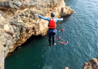 Cliff jumping Algarve