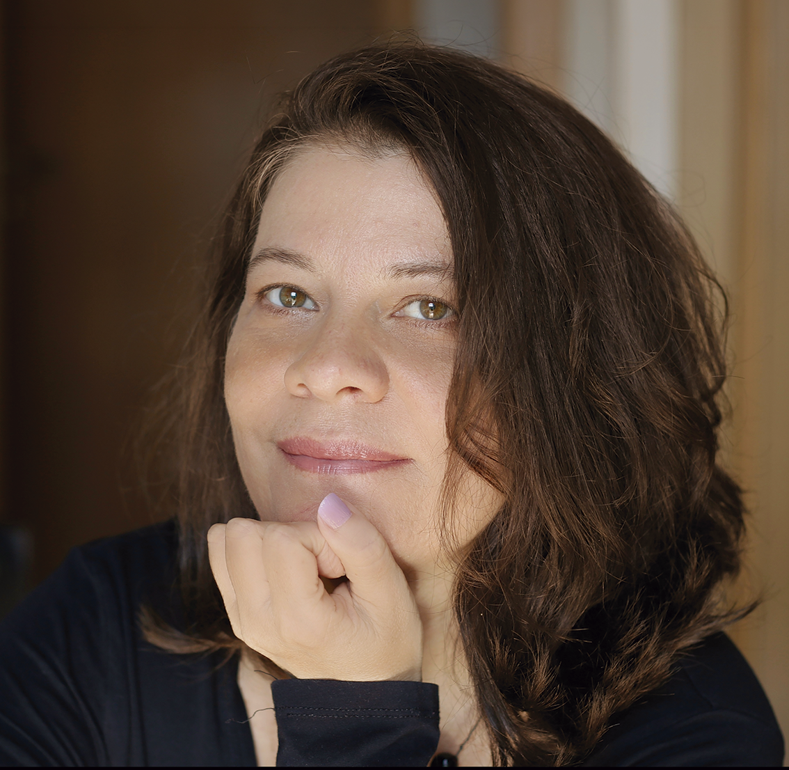 Fotografía de Elda Caridad Montero, autora del libro "Doce disparos y otros relatos", 2026.