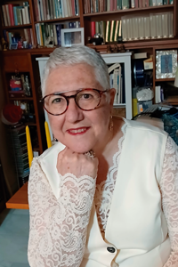 Fotografía de Carmen Salas del Río, autora del poemario "Sostener la oscilación", 2026.