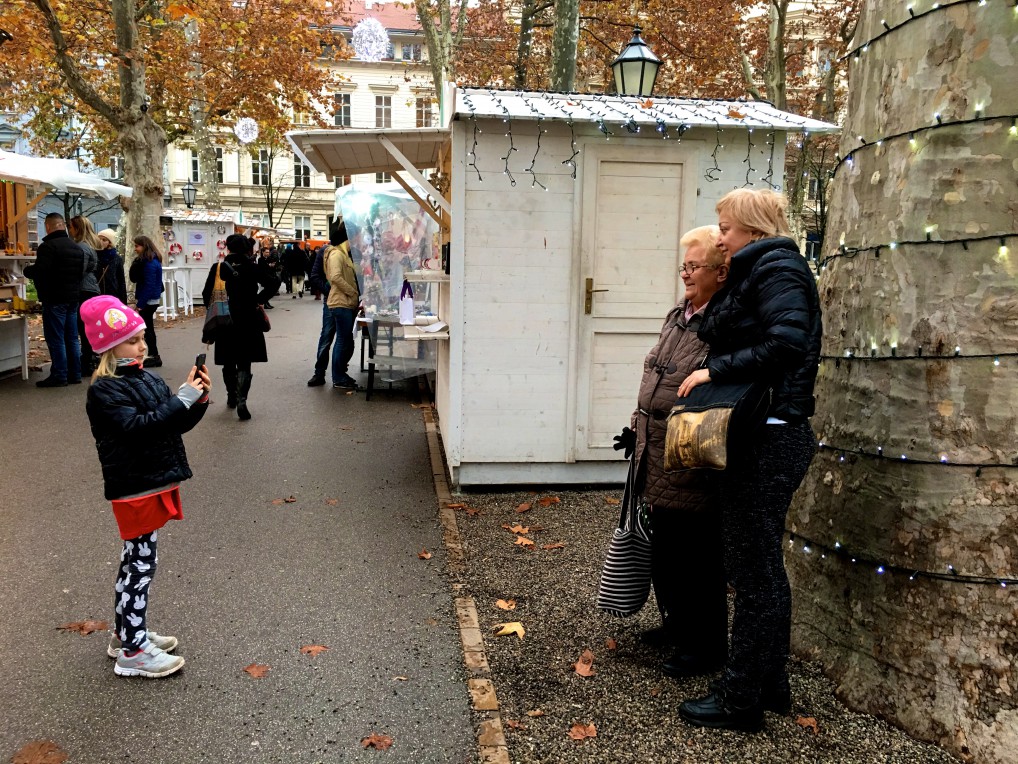 Tre generasjoner på Zagreb julemarked