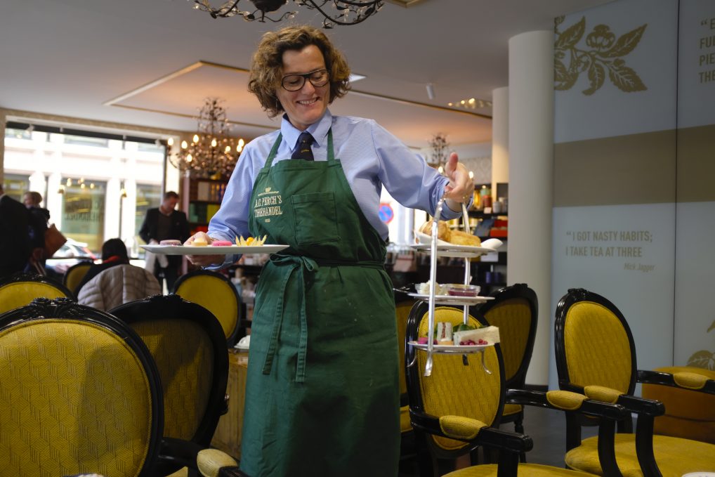Hollywood bliver nervøs at fortsætte Kafé-tips i Oslo: Nydelig afternoon tea og lunsj hos Perchs rett ved Karl  Johan - de har også en flott gavebutikk - Alltid reiseklar