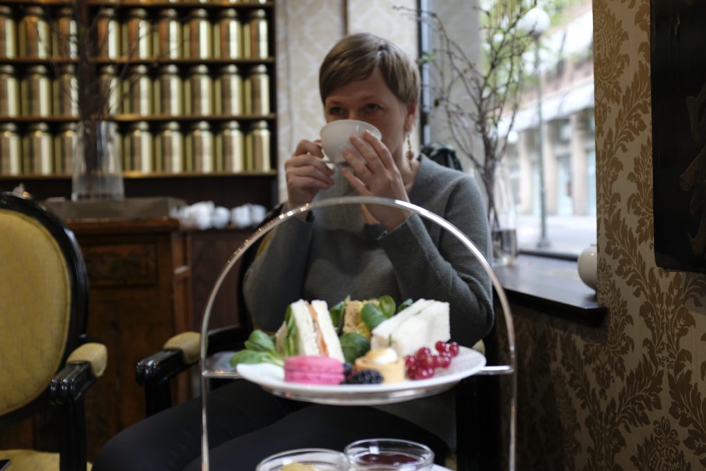 Hollywood bliver nervøs at fortsætte Kafé-tips i Oslo: Nydelig afternoon tea og lunsj hos Perchs rett ved Karl  Johan - de har også en flott gavebutikk - Alltid reiseklar