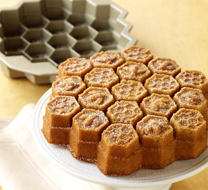 Nordic Ware Honeycomb Bakform