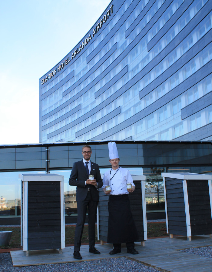 Incheckade bin på Clarion Hotel Arlanda Airport presenterar första honungsskörden