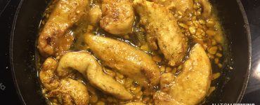 Honung- och currystekta kycklingfiléer
