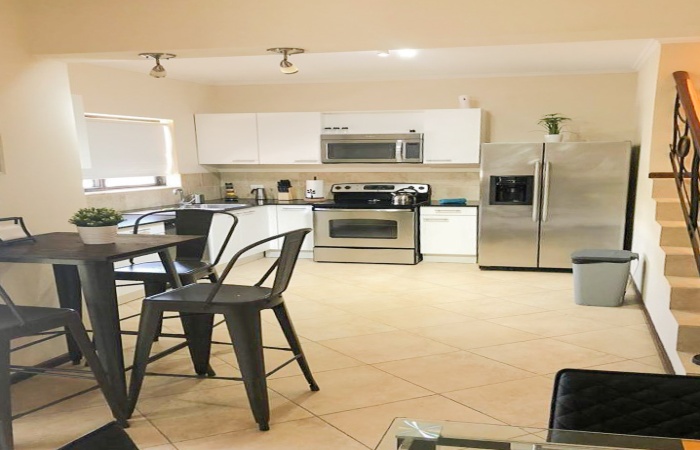 gold coast 42, 3 Bedrooms Bedrooms, ,3 BathroomsBathrooms,Condo's / Town Houses / Villa's,For Rent,gold coast 42,1428