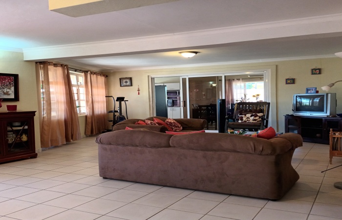 Rooi Kochi 34C, 3 Bedrooms Bedrooms, ,3 BathroomsBathrooms,House,For Sale,Rooi Kochi,1475