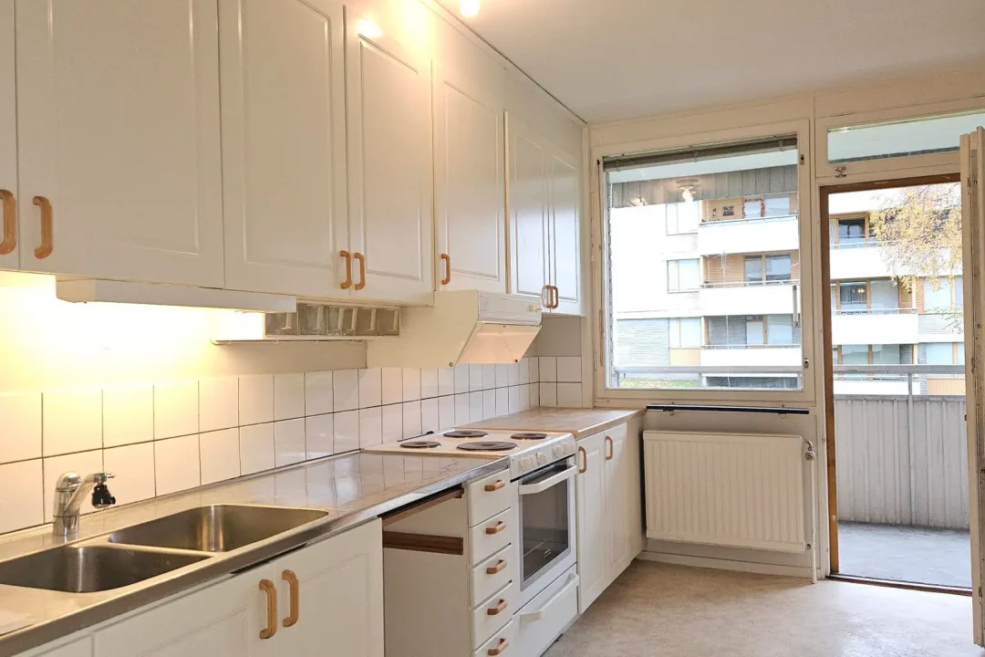 2B. D21A #0801, 2 Rok, kök