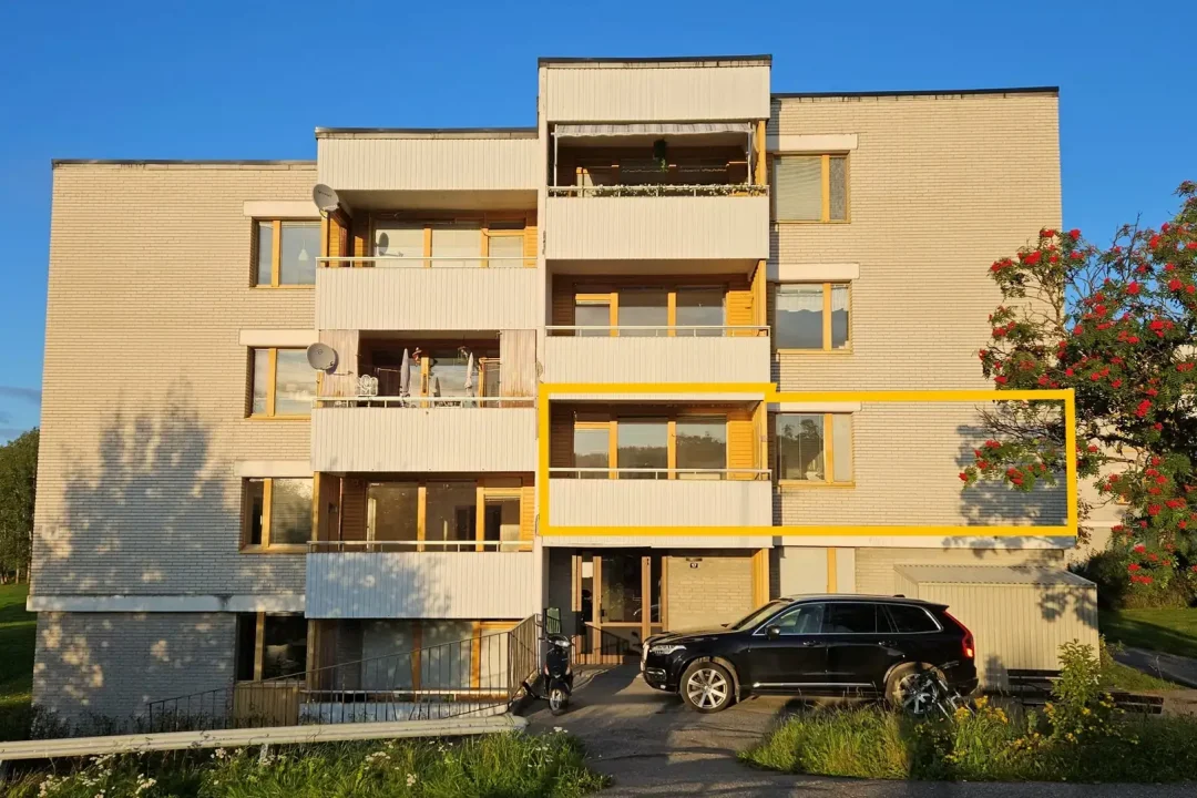 D17 1103, 3 Rok, byggnad