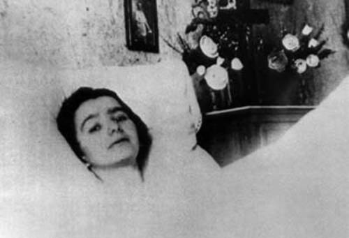 Marthe Robin, fundadora de los Hogares de Caridad.
