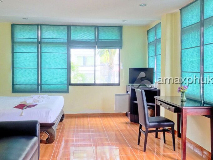 15 rooms pool hotel in Karon for sale in Phuket Thailand