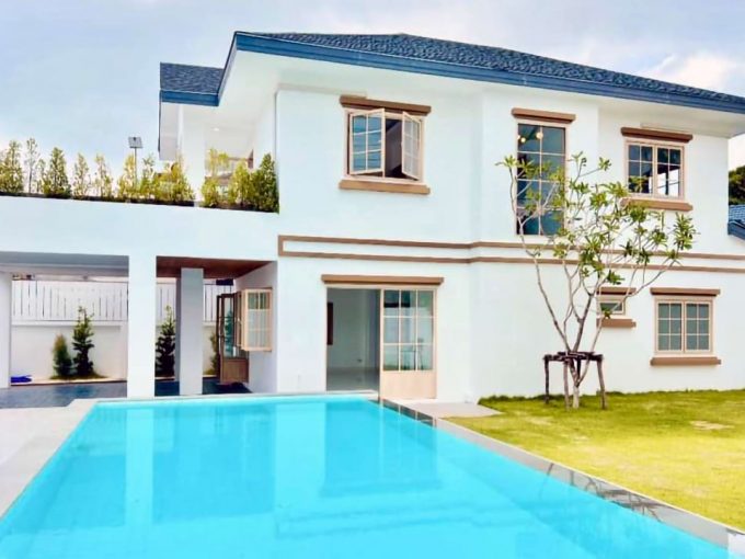 Stunningly Modern 4-Bedroom Villa with Jacuzzi Pool in Chalong, Phuket for Sale