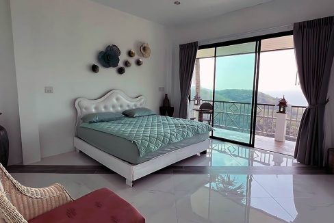 16-3-bed-villa-with-pool-and-sea-views-near-patong-for-rent-v0034r