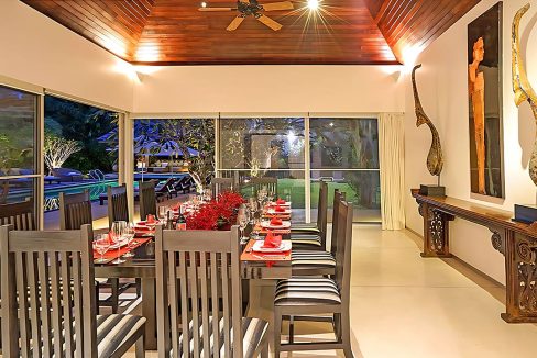10-5-bedroom-villa-with-private-pool-and-tropical-gardens-in-layan-for-rent-v0066r