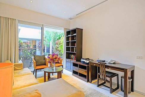 14-5-bedroom-villa-with-private-pool-and-tropical-gardens-in-layan-for-rent-v0066r
