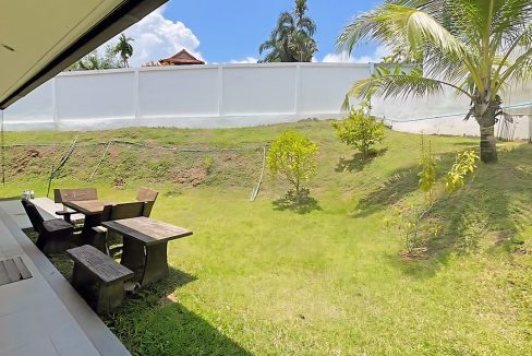 12-4-bedroom-pool-villa-with-ample-garden-space-for-sale-in-serene-yamu-v0151