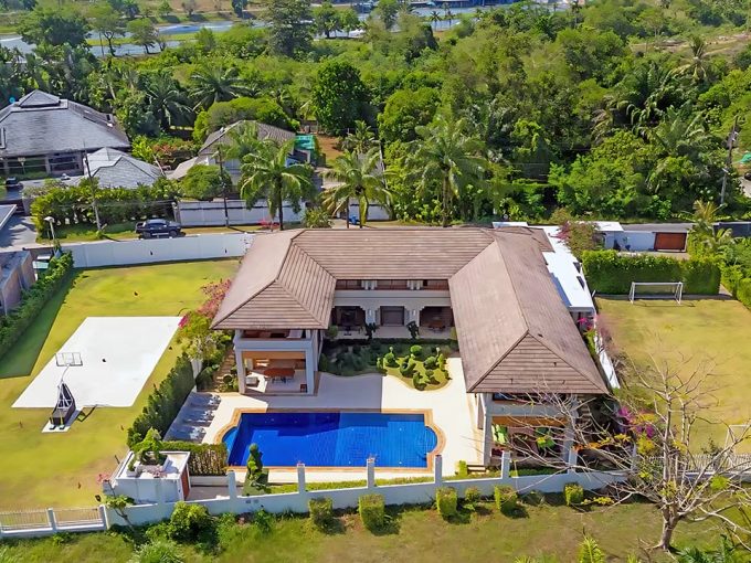 Luxury Pool Villa for Rent with Golf Course View in Kathu, Phuket