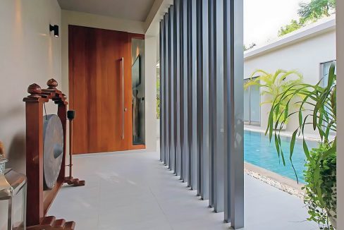 20-luxurious-modern-pool-villa-for-sale-in-pasak-phuket-v0194